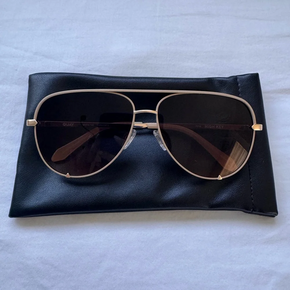NWT. ✅ QUAY Australia “High Key XL” Sunglasses in “Chamomile/Dark Fawn” 🤎💛